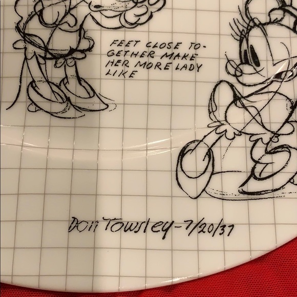 Hallmark Minnie Mouse Disposable Dinner Plates - 8 Count Party Pack - View #9